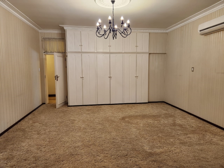 5 Bedroom Property for Sale in Dan Pienaar Free State